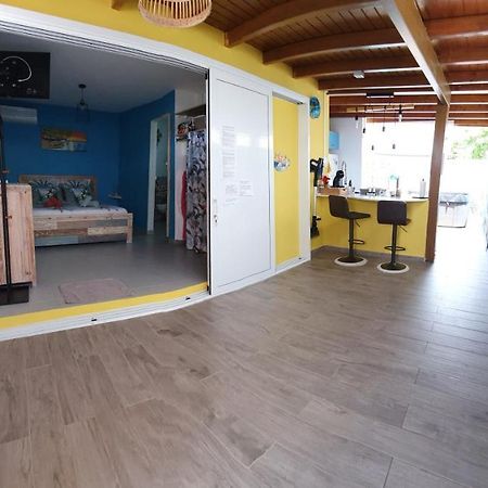 "Chez Claudia "Charmant Logement Avec Jacuzzi Privatif En Toute Intimite Sur Belle Terrasse Exterieure En Bois Et Piscine Courcelles Exterior foto