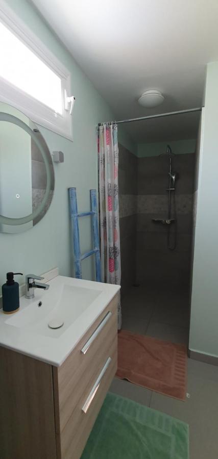 "Chez Claudia "Charmant Logement Avec Jacuzzi Privatif En Toute Intimite Sur Belle Terrasse Exterieure En Bois Et Piscine Courcelles Exterior foto